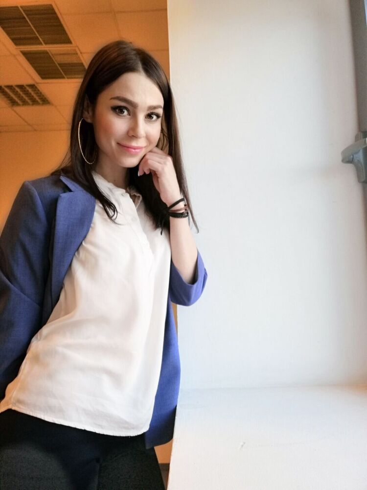  24970377  Barbie, 28 ,    