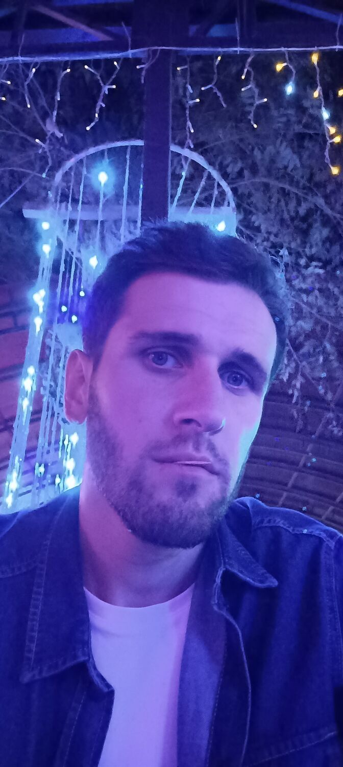  40689057  Belissemo, 32 ,    