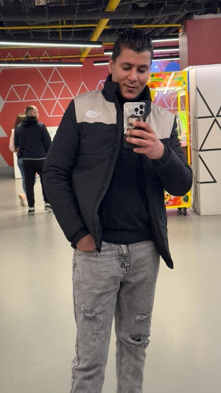  42054207  Mohamed Adel, 29 ,    -
