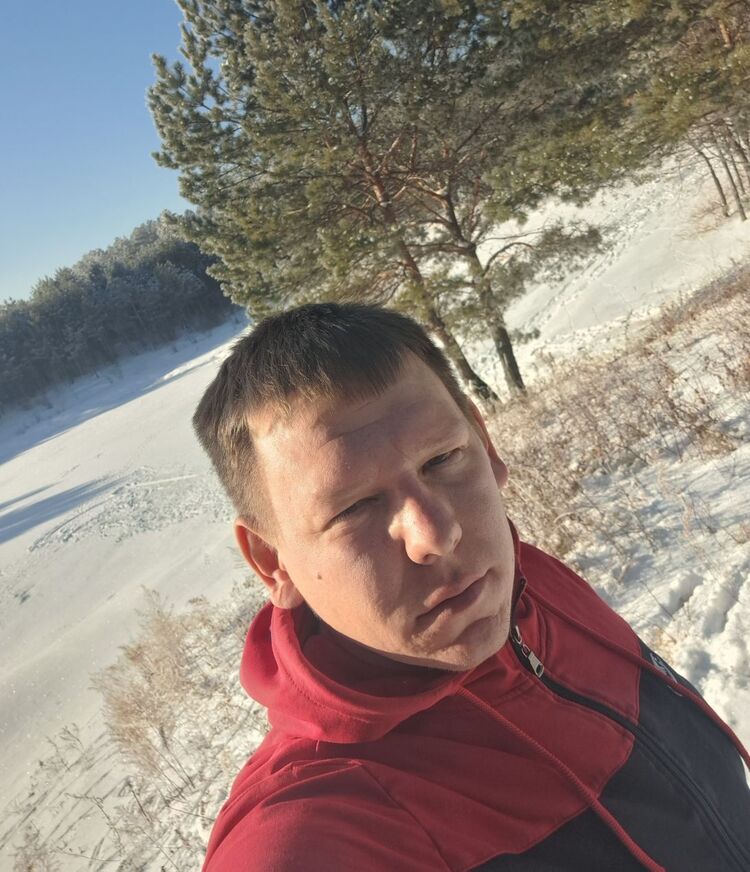  44933917  Ivan, 30 ,    