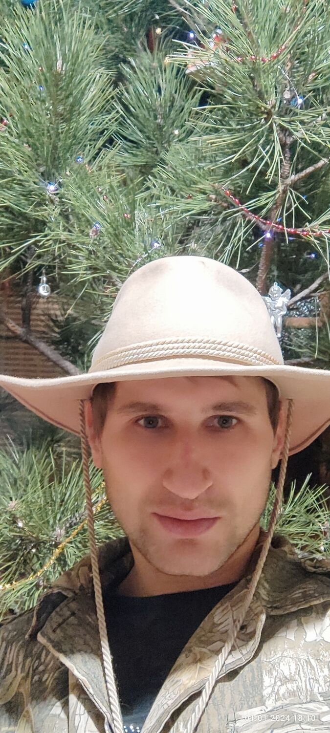  ,   Alex, 36 ,  