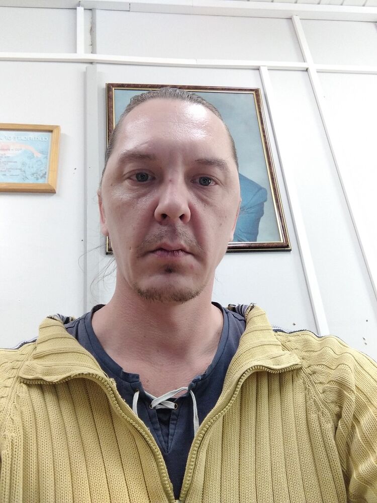  18488667  Leonid, 46 ,    