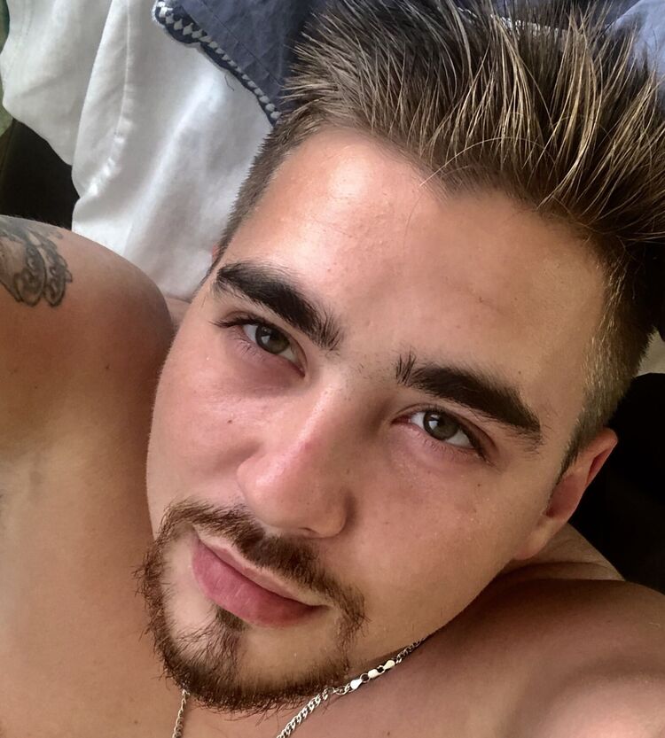  27010057  , 32 ,    -