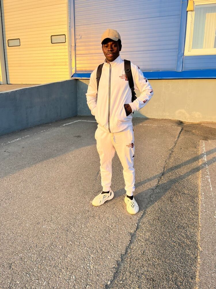  35110397  Akpovo, 35 ,    