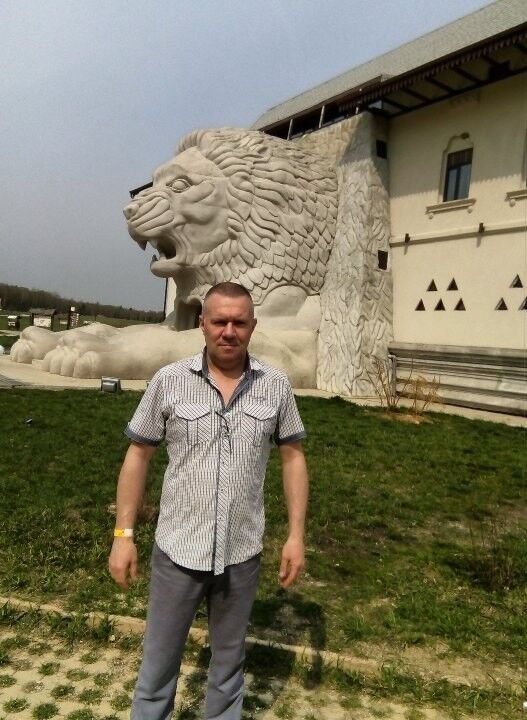  ,   Yury, 51 ,   ,   , c 