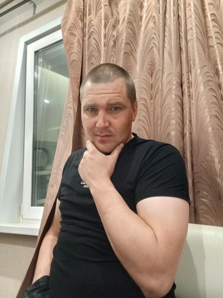  44120527  Nikolay, 31 ,    