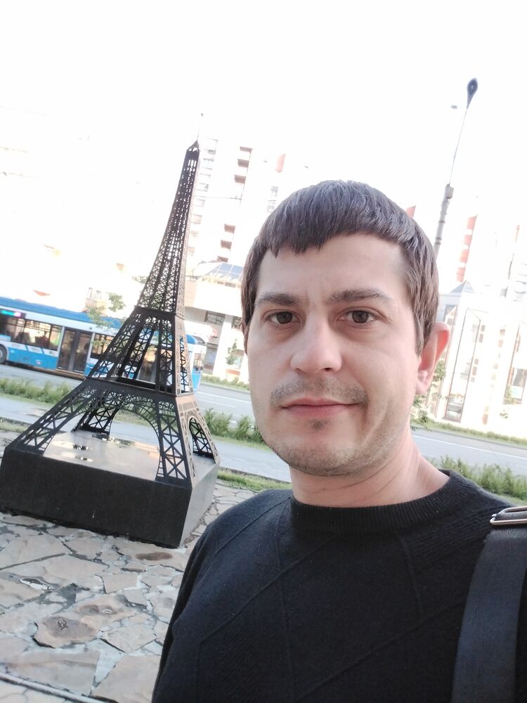  52278707  Mikhail, 30 ,    