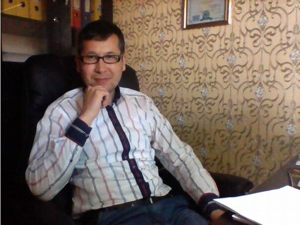  ,   Marat, 44 ,   , 