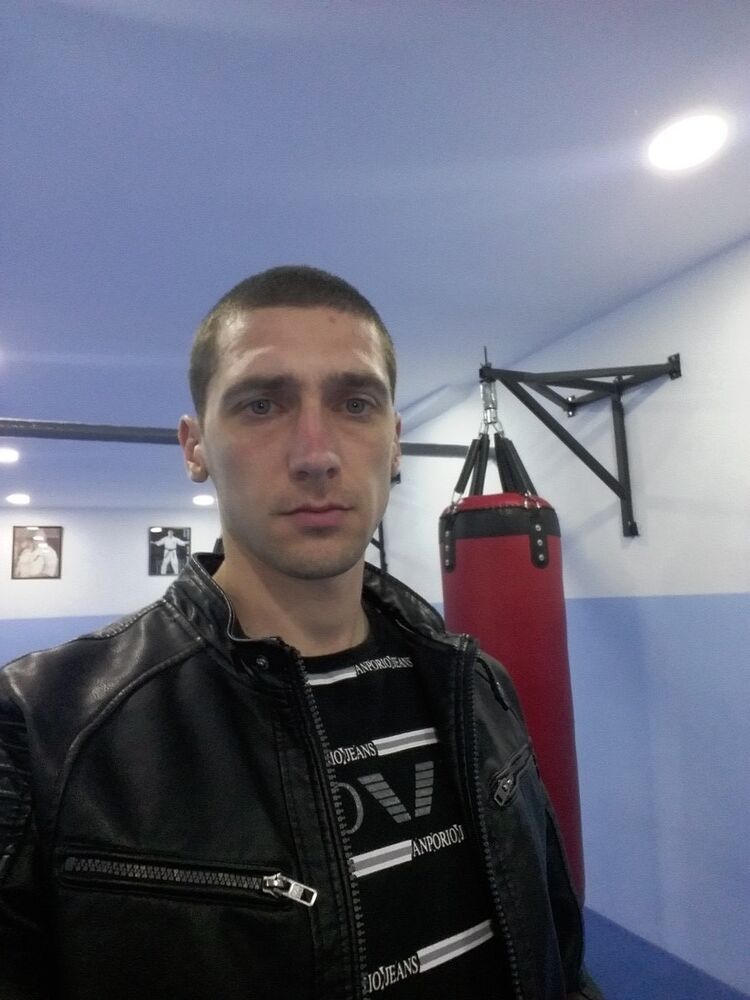  8273247  Vladimir, 39 ,    