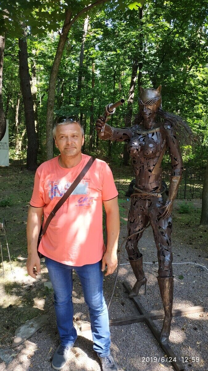  22058777  Ryslan, 51 ,    