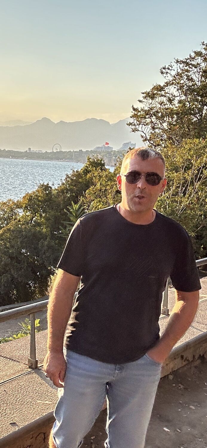  49916257  Farhad, 45 ,    