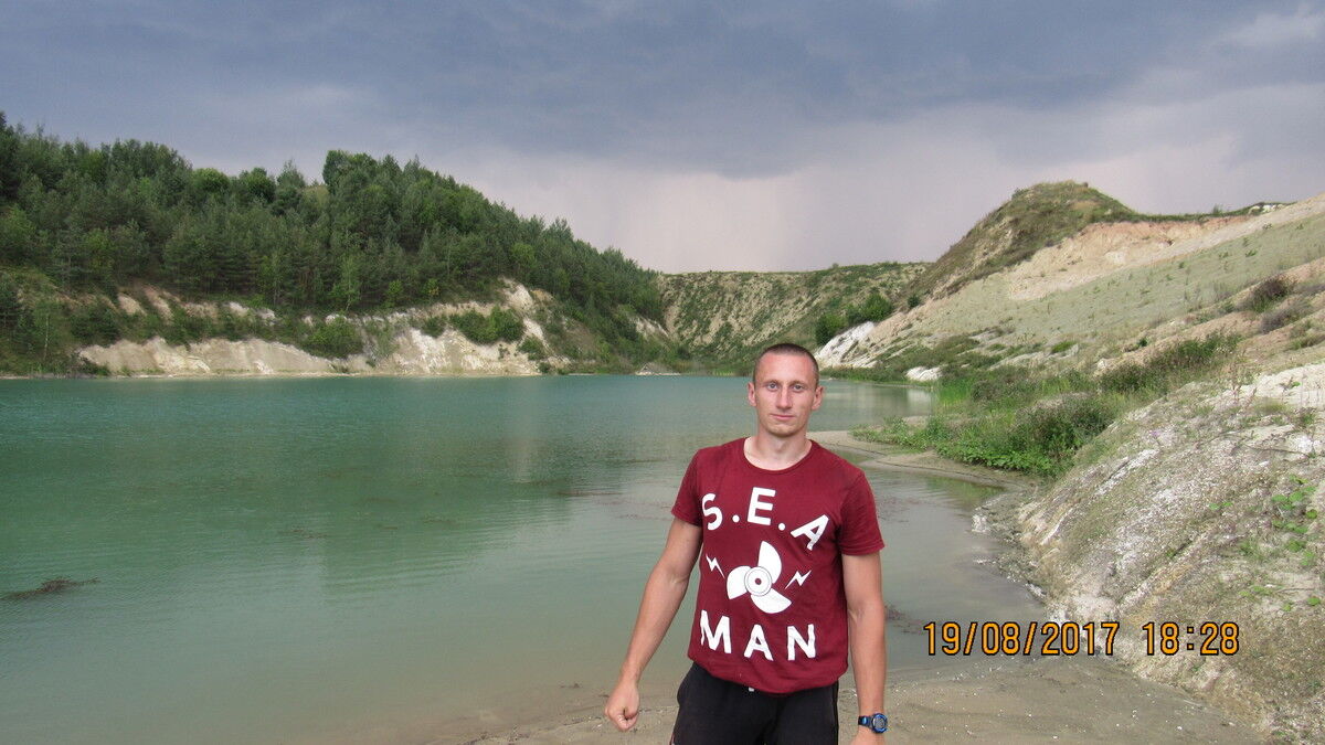  11381717  Aleksej, 32 ,    