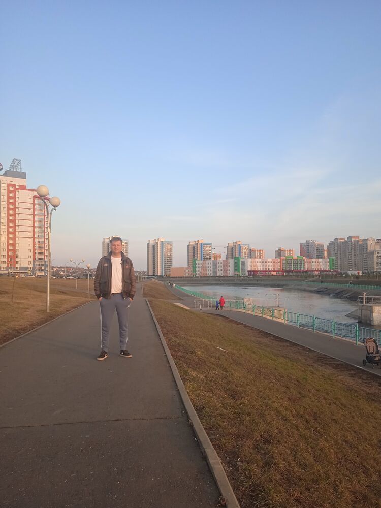  33844087  OLEG, 41 ,    