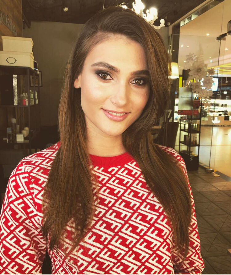  ,   Diana, 33 ,   ,   