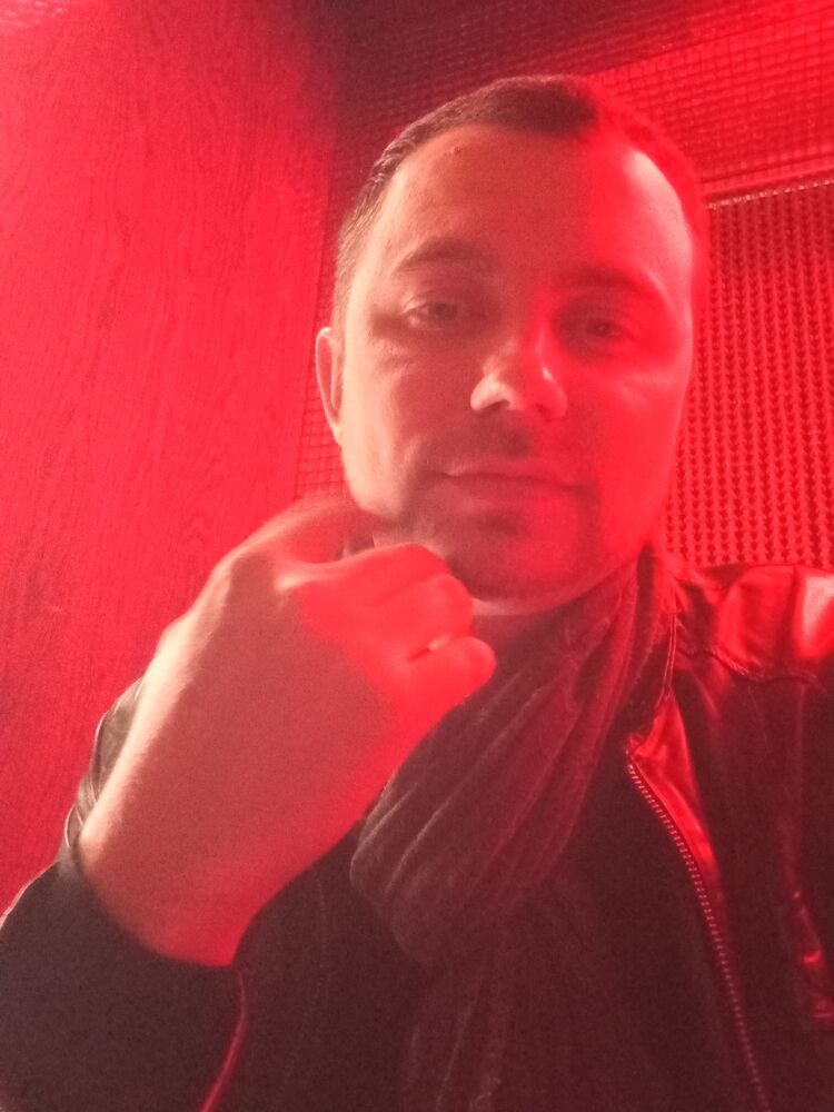  30536597  , 37 ,    