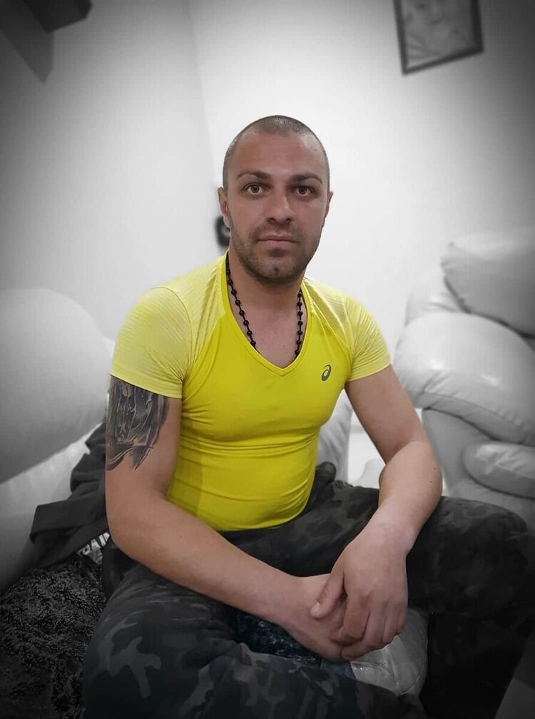  21186347  Stoqn, 39 ,    