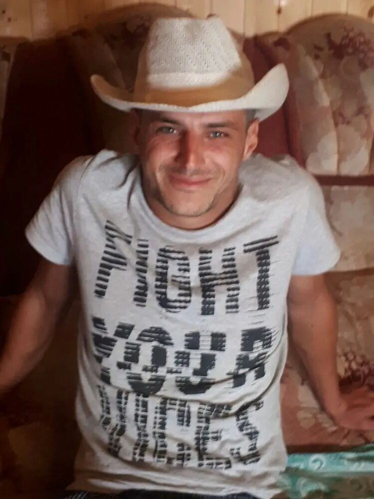  27197677  Georgy, 38 ,     