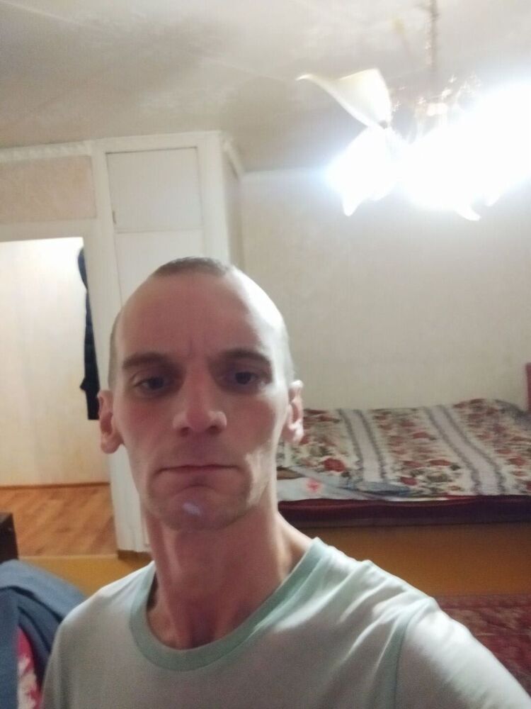  47016467  Aleksei, 33 ,    