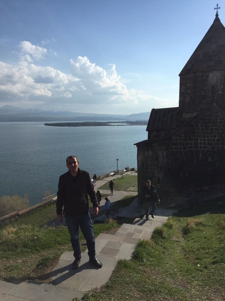  ,   Hayk, 37 ,   ,   