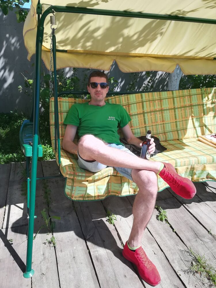  ,   Andrej, 37 ,   ,   , c 