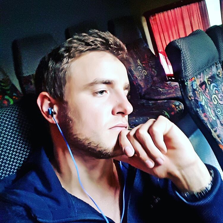  18027967  Stefan, 27 ,    