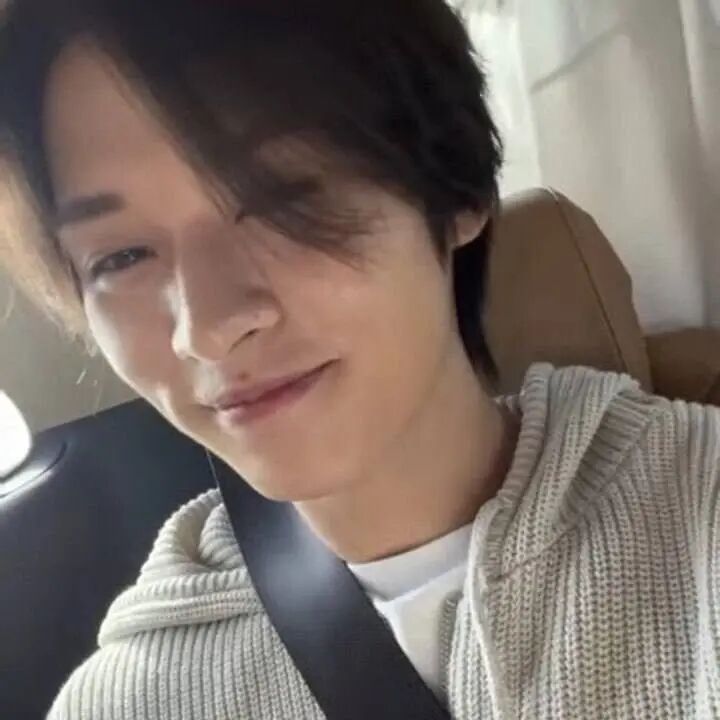  34689147  Felix, 20 ,    