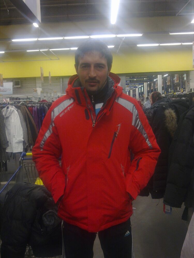 ,   Vitalii, 40 ,   