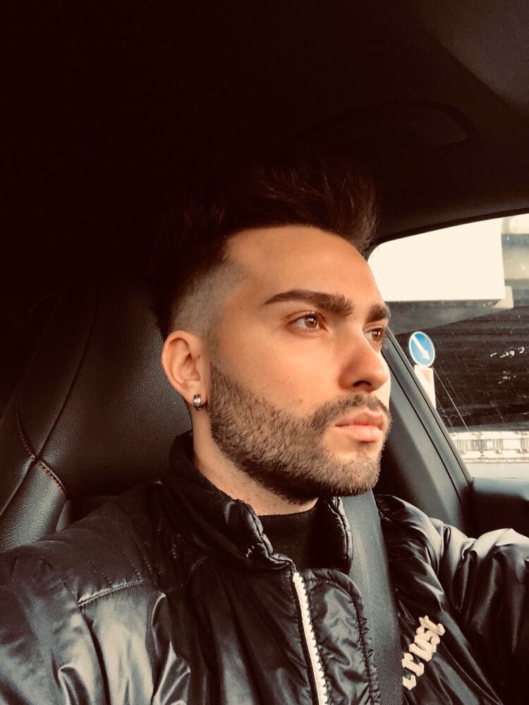  43350857  Daniel, 29 ,    