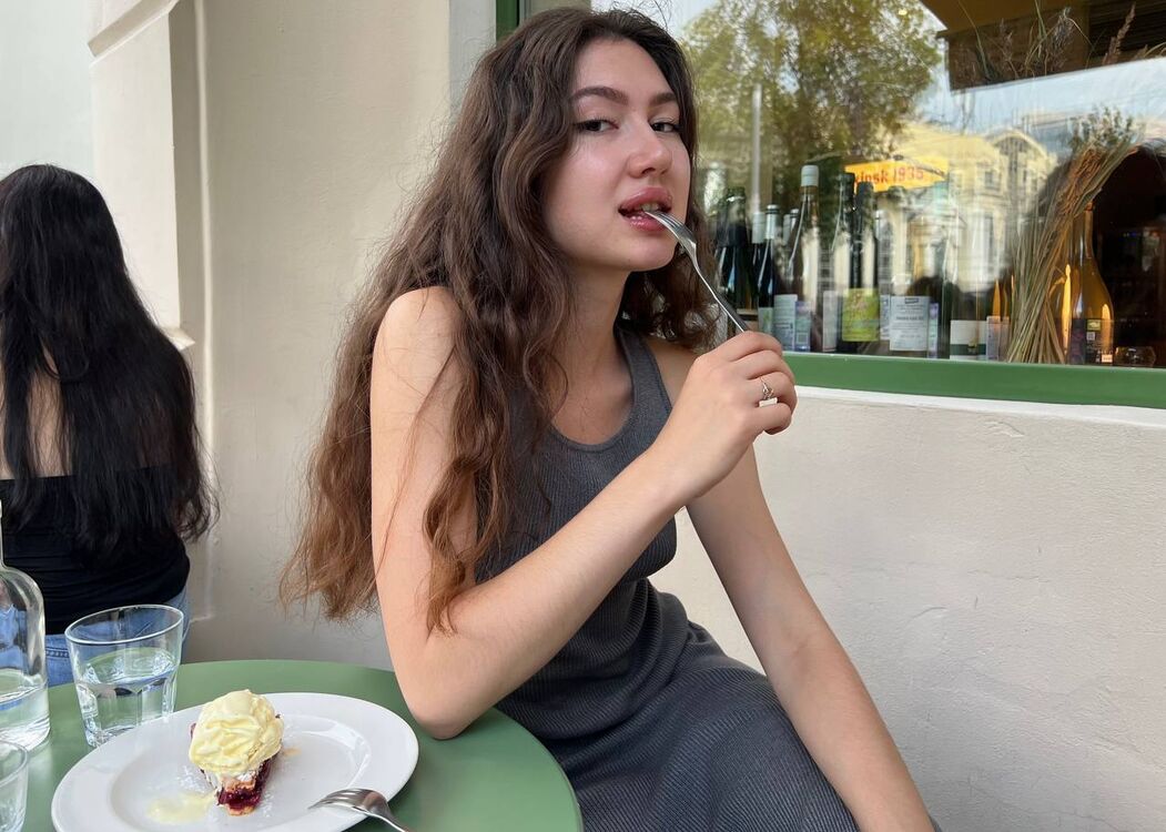  54153747  Karina, 28 ,    