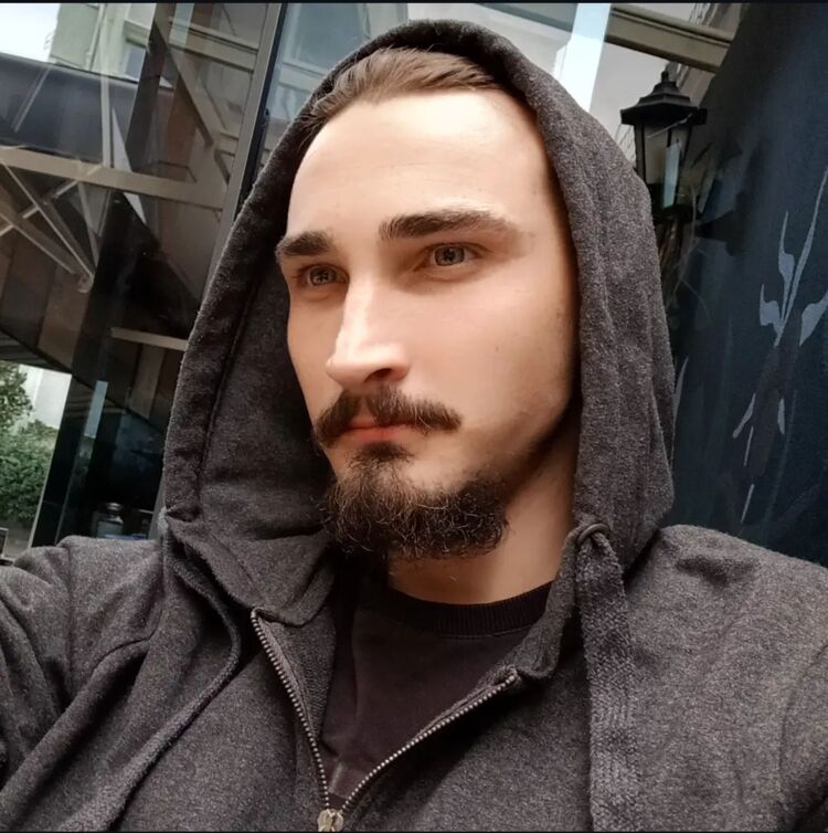  44315997  Andrei, 28 ,    