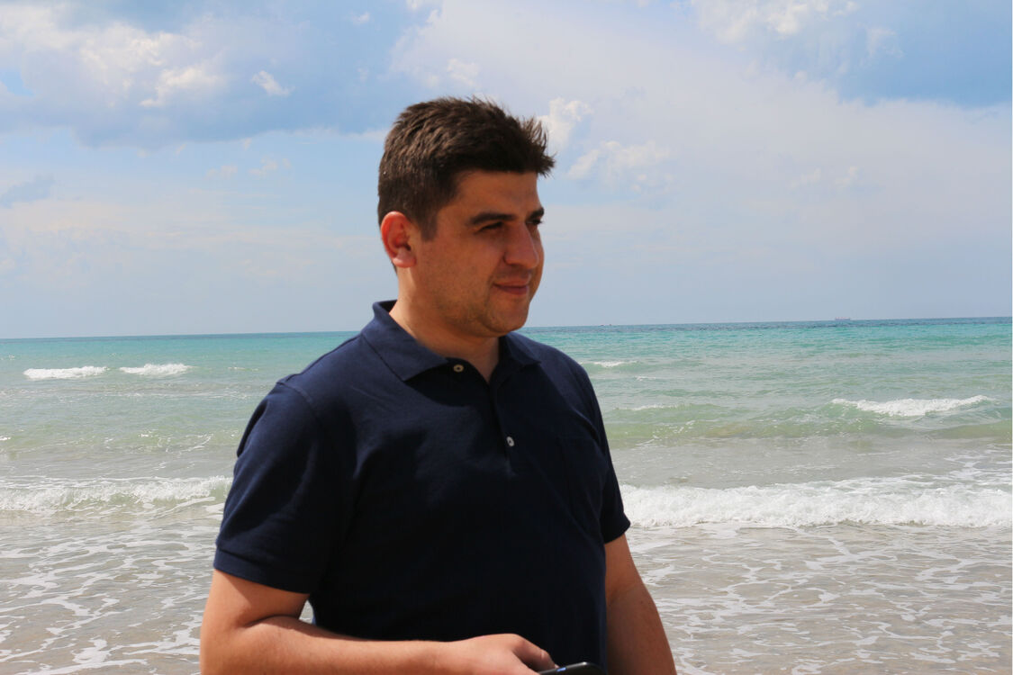  49553277  Ferhat, 36 ,    