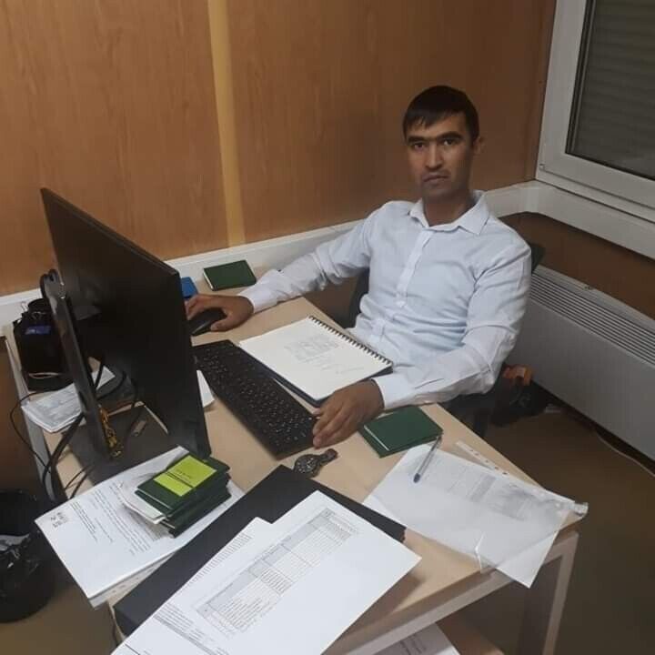  53474767  Otabek, 38 ,    Newport Pagnell