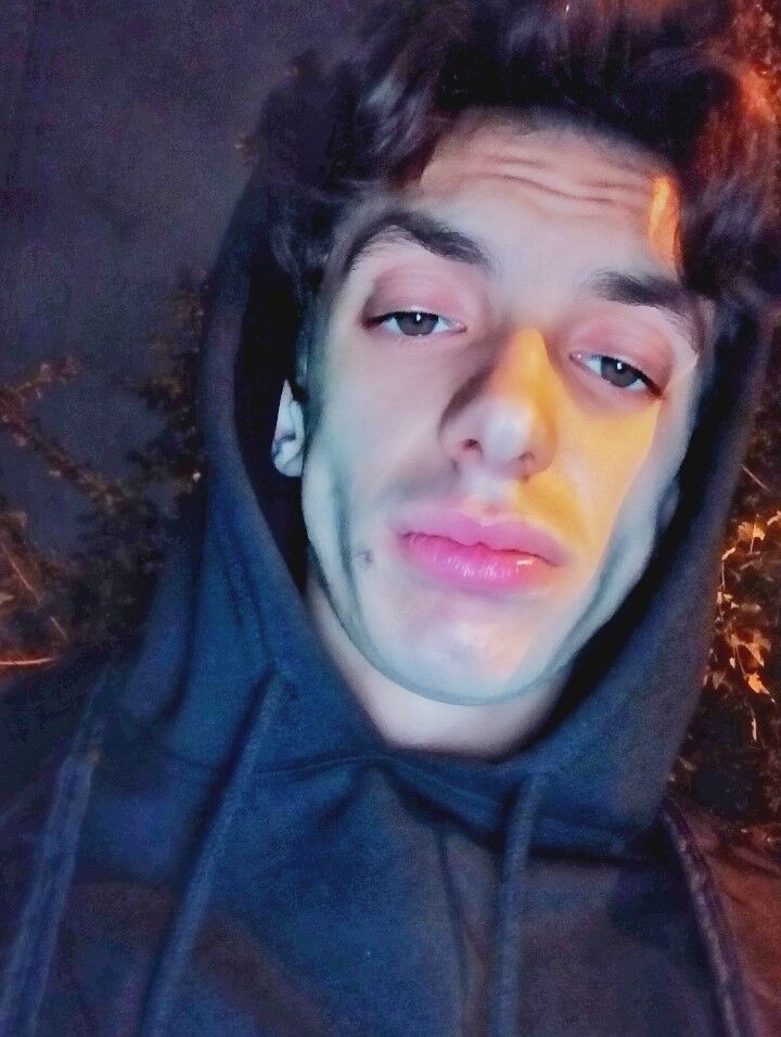  18889907  Luka, 26 ,    