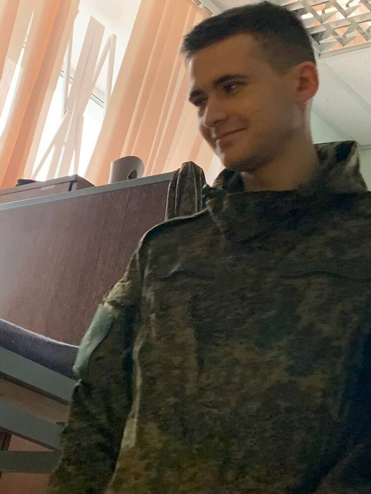  42388577  , 22 ,    