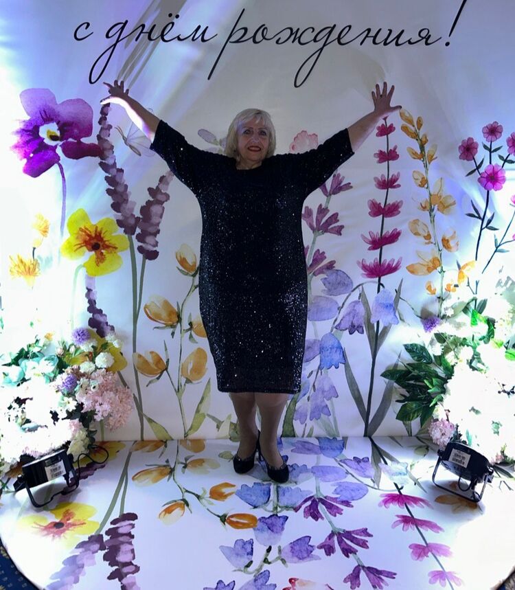  52806327  Lyudmila, 54 ,    
