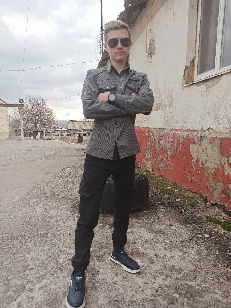  ,   Maxim, 27 ,   ,   