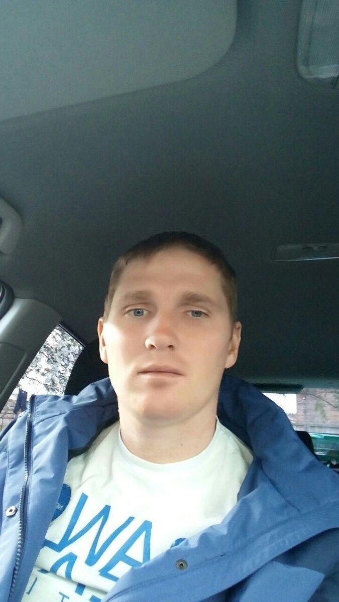  15857667  Serhij, 37 ,    