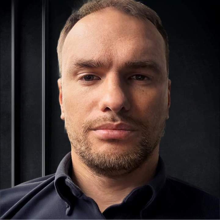  31758727  Karen, 34 ,    