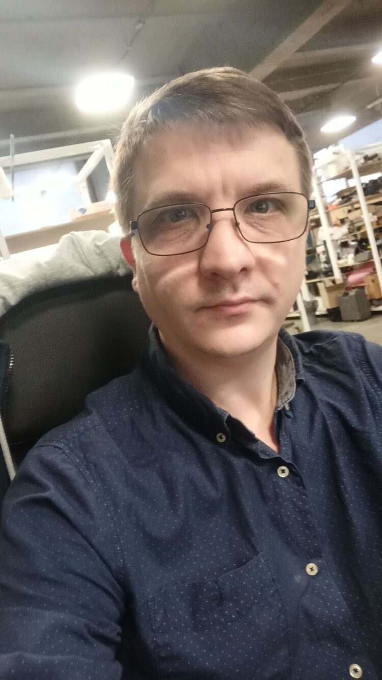  48487437  Mikhail, 82 ,    