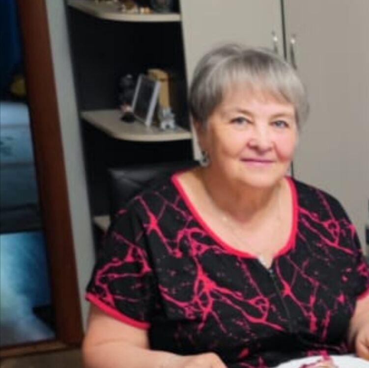  53862307  Marina, 64 ,    