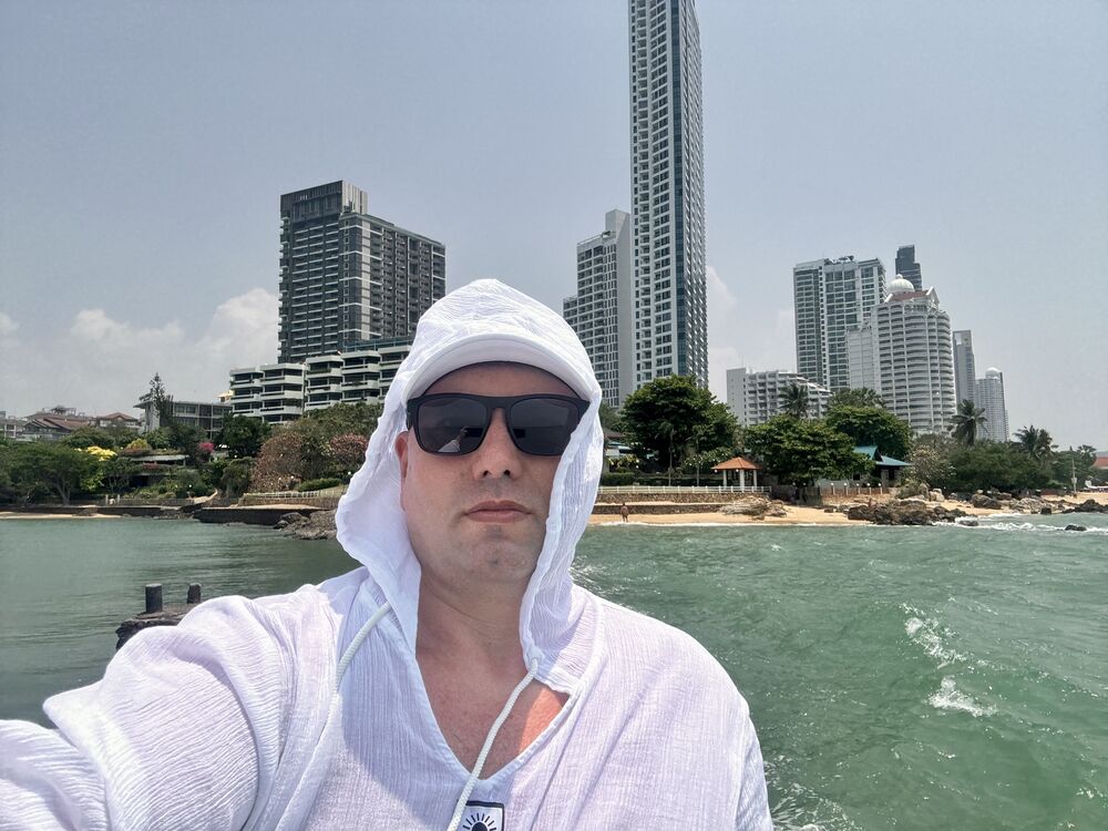  ,   Den, 48 ,     