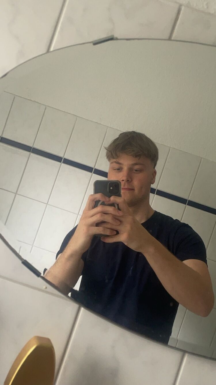  46816697  Philip, 24 ,    
