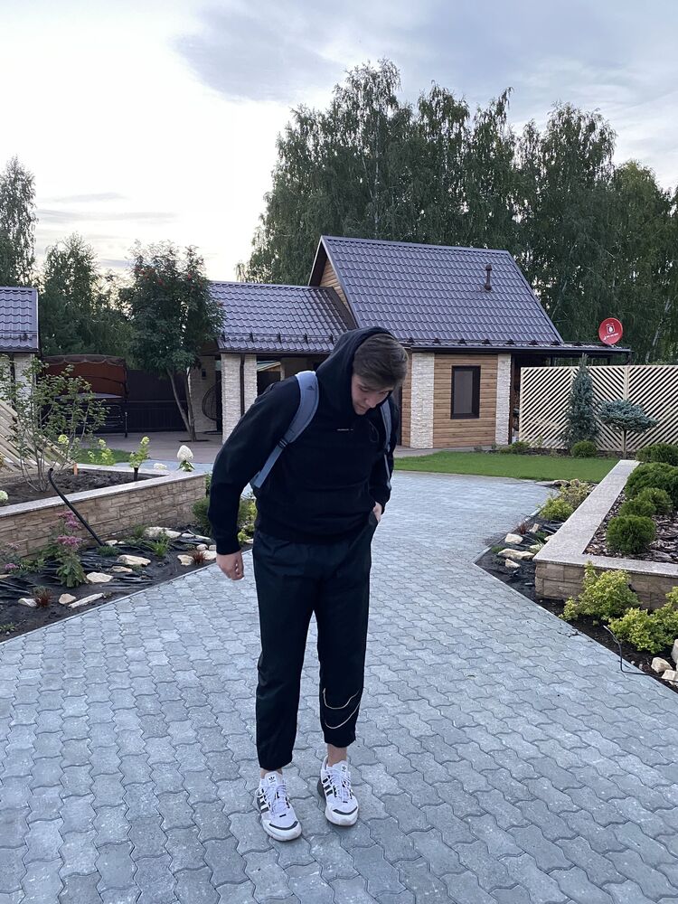  26504547  Boriskis, 24 ,    