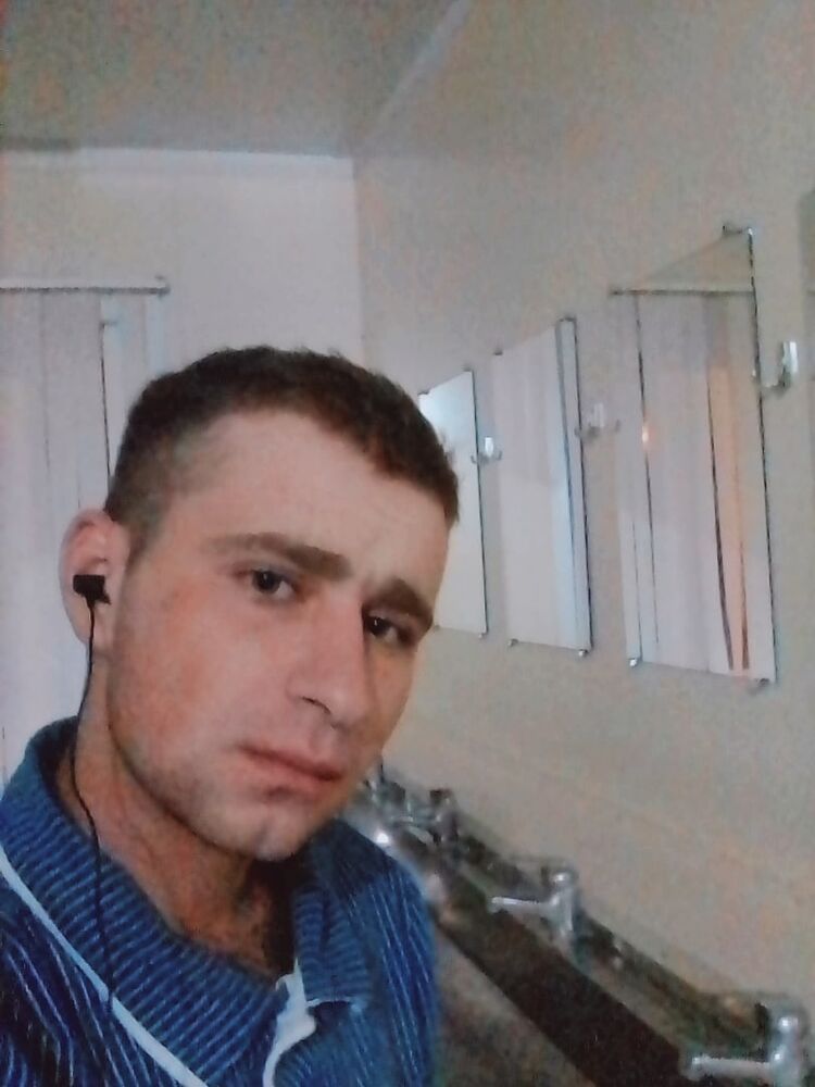  26269187  Alexander, 25 ,    