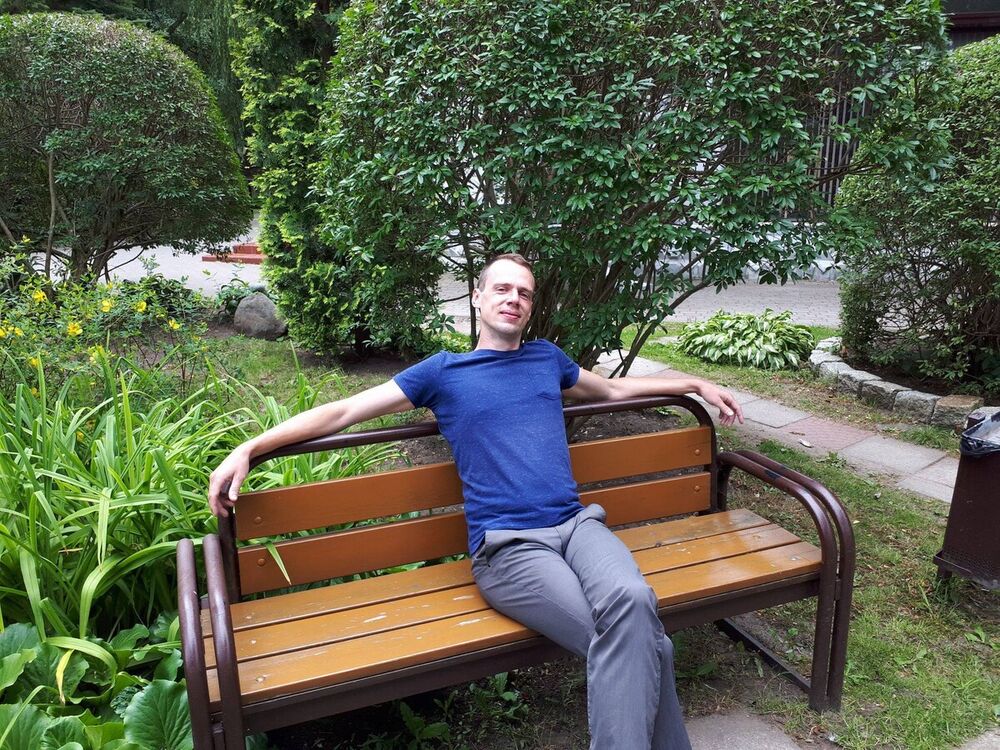 ,   Sergei, 38 ,   c 
