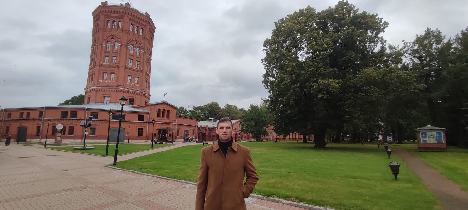  53694367  Ali, 39 ,    -