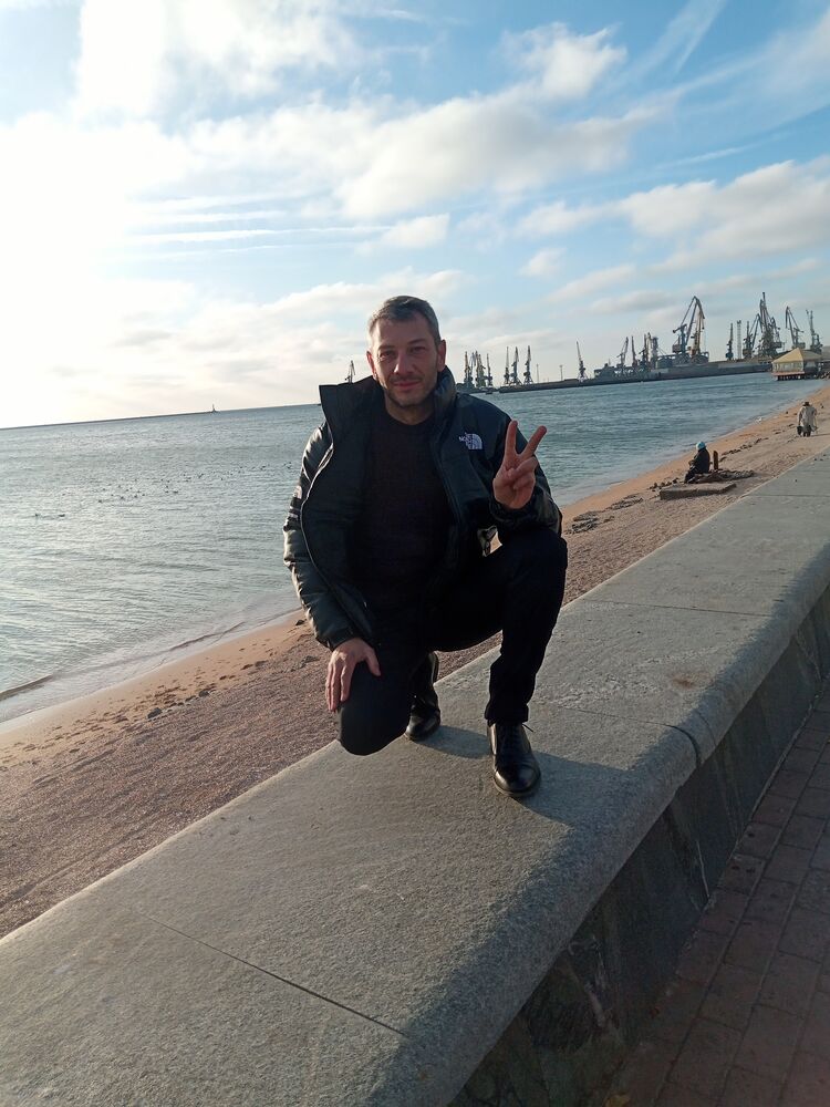  30535817  Nikolay, 43 ,    