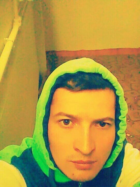 53047077  , 32 ,    