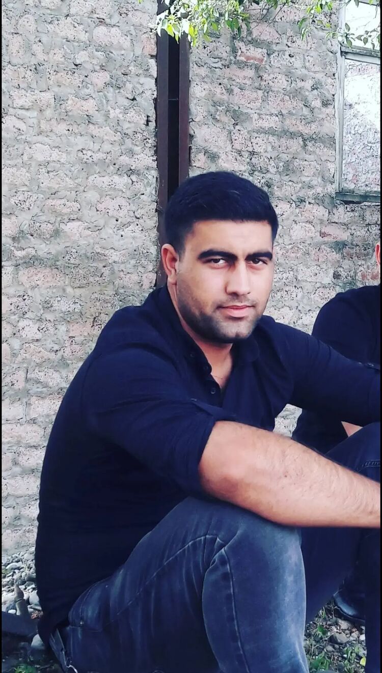  46585367  Chingiz, 31 ,    