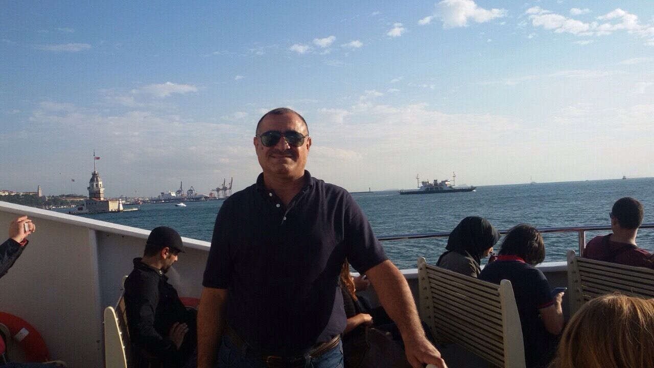  ,   Alxe, 47 ,   ,   , c 